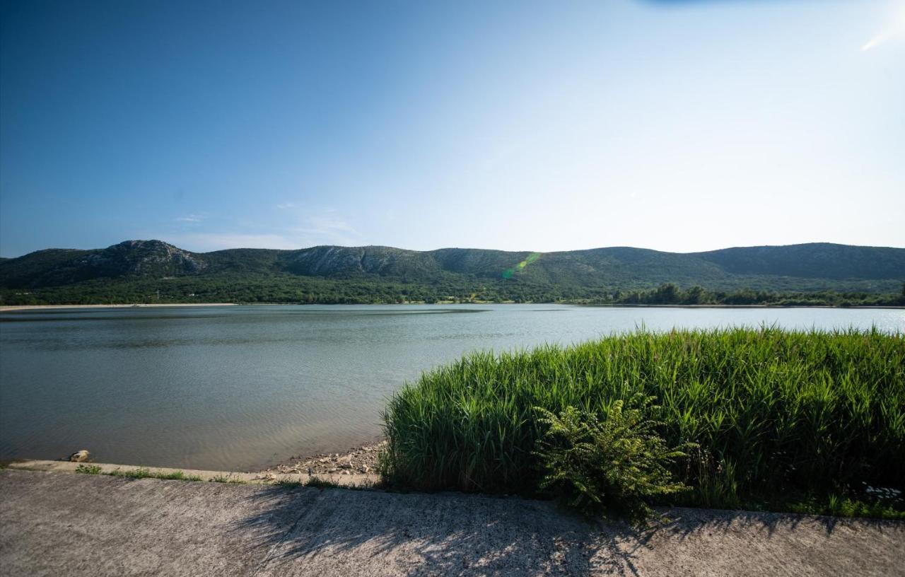 Apartman Sous Les Rochers Grižane 外观 照片