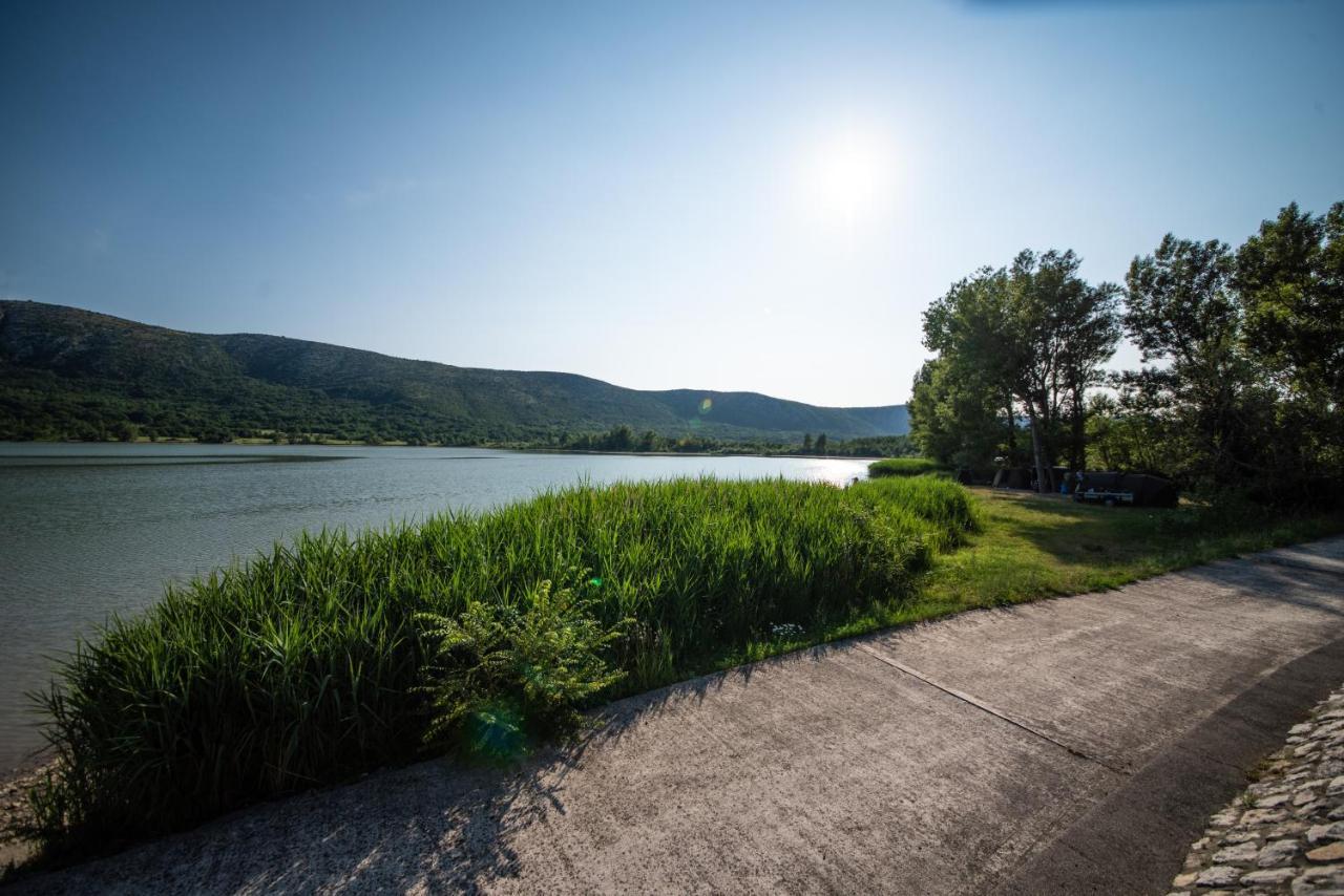 Apartman Sous Les Rochers Grižane 外观 照片